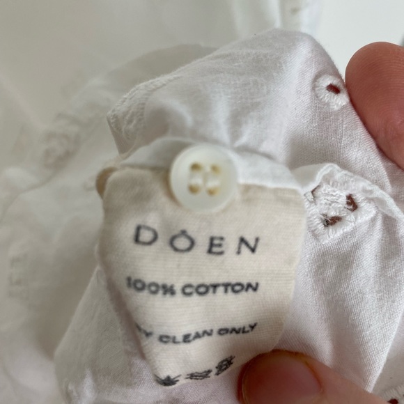 Doen 1st year White Eyelet Buttondown Blouse Top Shirt XS NWOT - Picture 6 of 6